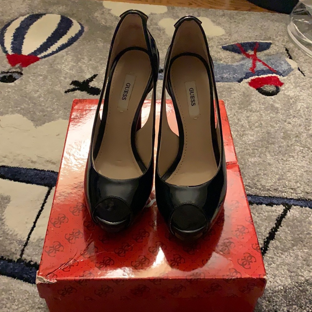 Navy heels